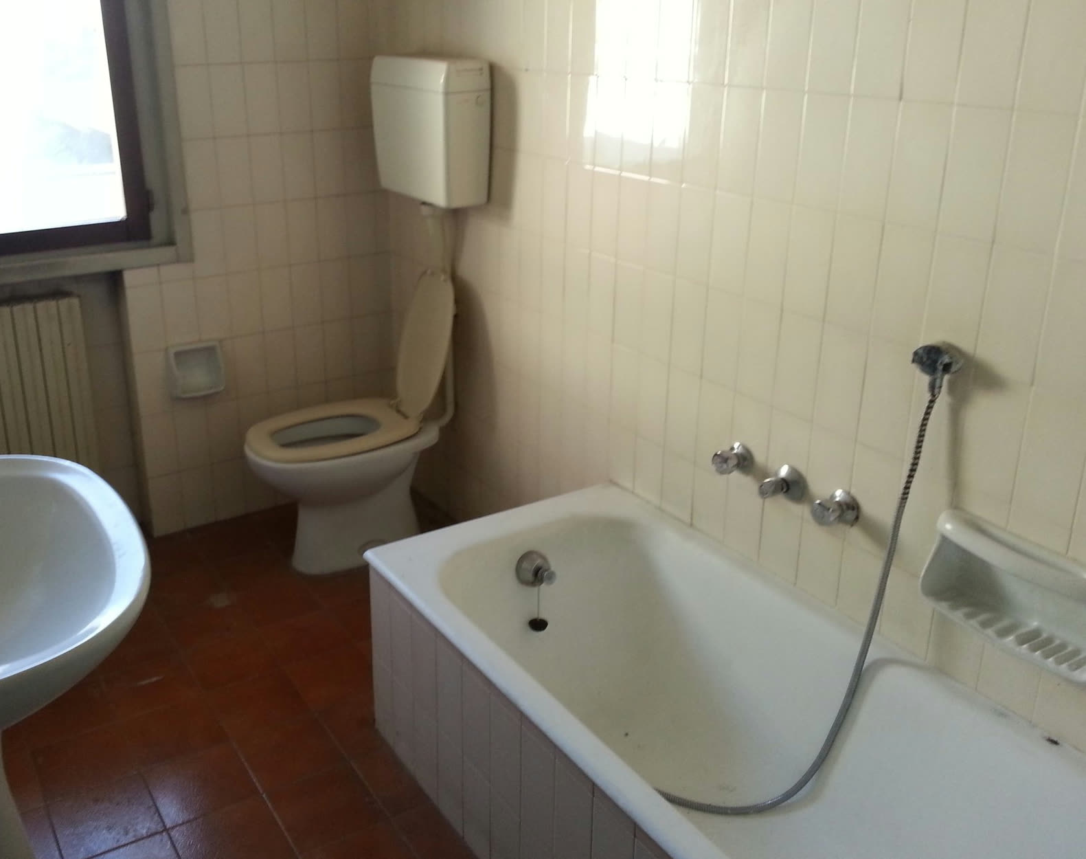 Ristrutturazione bagno — prima